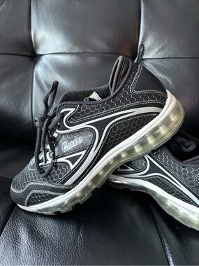 Cheeks Black Athletic Air-Cushion Sneakers